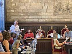 Girona talla tots els vincles amb la monarquia, renuncia als títols reials i declara la ciutat com a antimonàrquica i republicana