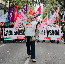 Presència de SOM INTERSINDICAL en una mobilització de la vaga de sanitaris d'aquests dies