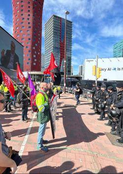 Avui (28 de febrer del 2024) els mossos han limitat el moviment dels vaguistes de Parcs i Jardins.