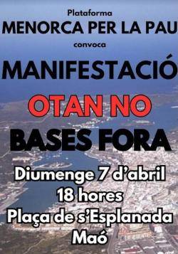 Manifestació a Maó per la pau i contra les bases de l'OTAN