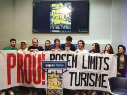 Presenten el manifest "Per la reducció de l?activitat turística" i la manifestació "PROU! Posem límits al turisme"