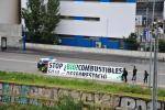 Despleguen una pancarta gegant al port de Barcelona contra els biocombustibles de soja