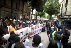 Un ampli dispositiu policial havia blindat l?accés a l?Ajuntament abans de l?arribada de la manifestació, que ha transcorregut sense incidents.