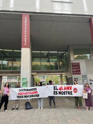 Doctorandes en Lluita de la Universitat Rovira i Virgili es concentren al Campus Catalunya