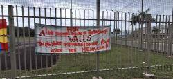 Pancartes contra la visita de Manuel Valls a Nova Caledònia (22/08/2025)