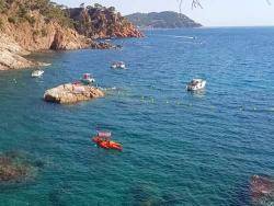 Bloquegen l?accés a embarcacions a la Cala del Vedell per reclamar un litoral més segur i protegi