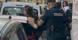 Càrrega policial contra la protesta antitaurina a Palma: una detinguda ferida i diversos manifestants lesionats