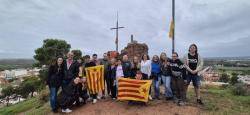 L'Aplec del Puig resisteix la pluja i manté viva la flama del País Valencià L'Aplec del Puig resisteix la pluja i manté viva la flama del País Valencià