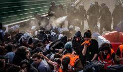 Sis persones es querellen contra els Mossos d'Esquadra per l'&uacute;s indegut de gas pebre durant la vaga per Palestina del 15 d'octubre