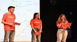 Els tres portaveus del Correllengua en la presentaci&oacute; de Barcelona: Pau Emili Mu&ntilde;oz, Blanca Garcia-Oliver i Anna Rossell&oacute;