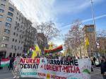 Centenars de persones es manifesten a Barcelona en suport a Rojava