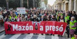 M&eacute;s de 200 entitats exigeixen �Maz&oacute;n a pres&oacute;� en una manifestaci&oacute; a l�Horta Sud