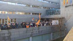 Declara a Manresa (22/01/2026) lactivista independentista investigat per les protestes contra Felipe VI a Montserrat el passat 23/06/2025