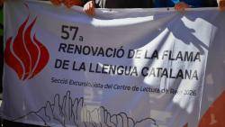Montserrat acull la Renovaci&oacute; de la Flama de la Llengua amb lectura, m&uacute;sica i castells