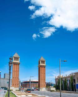 La Intersindical protesta al Mobile pel conveni