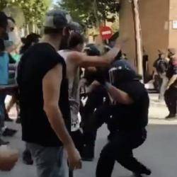 Imatge de l?actuaci&oacute; dels Mossos al desnonament d?El Masnou el 2021.