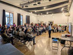 Unes 250 persones participen en una sessi&oacute; informativa sobre la regularitzaci&oacute; extraordin&agrave;ria a la Garrotxa