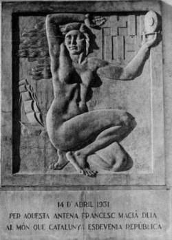 El baix relleu del Tibidabo que recorda la proclamaci&oacute; de la Rep&uacute;blica Catalana torna a reivindicar-se com a s&iacute;mbol de mem&ograve;ria