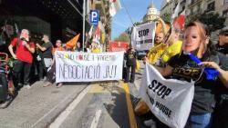 Protesta contra l�especulaci&oacute; immobili&agrave;ria davant la junta de Renta Corporaci&oacute;n a Barcelona