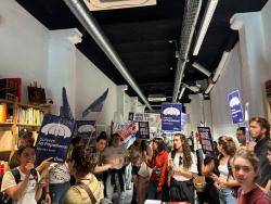 El Sindicat d�Habitatge Socialista irromp a la seu del PSC i crida a mobilitzar-se contra el desnonament del Bloc Papallona