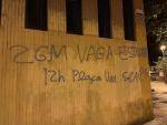 Una vintena d�instituts de Barcelona apareixen amb els panys bloquejats en suport a la vaga estudiantil