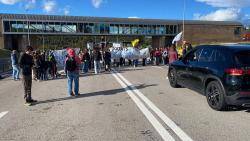 La quarta jornada de vaga docents mant&eacute; viu el conflicte amb Educaci&oacute; i omple els carrers de Ponent, l'Alt Pirineu i Aran