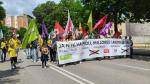 La quarta jornada de vaga docents mant&eacute; viu el conflicte amb Educaci&oacute; i omple els carrers de Ponent, l�Alt Pirineu i Aran