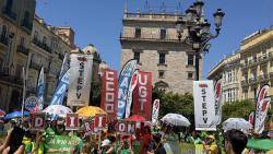 Milers de docents, fam&iacute;lies i estudiants tornen a omplir els carrers de Val&egrave;ncia en defensa de l�educaci&oacute; p&uacute;blica