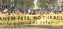 Milers de docents es manifesten a Barcelona i mantenen la pressi&oacute; sobre Educaci&oacute;