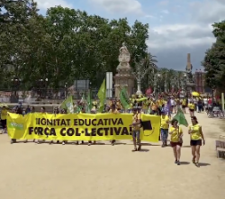 Milers de docents es manifesten a Barcelona i mantenen la pressi&oacute; sobre Educaci&oacute;
