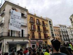 Milers de persones es manifesten a Val&egrave;ncia contra l�especulaci&oacute; immobili&agrave;ria i la crisi de l�habitatge