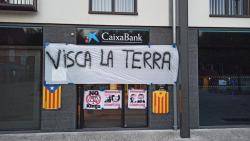 Acci&oacute; de protesta contra CaixaBank a Olot (Caixabank &eacute;s un dels patrons de la Fundaci&oacute;n Princesa de Girona) 