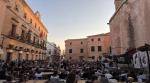 M&eacute;s de 800 persones ocupen el centre de Ciutadella contra la saturaci&oacute; tur&iacute;stica