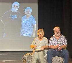 M&eacute;s de 200 persones homenatgen Pep Must&eacute; i Teresa Putellas a Montesquiu