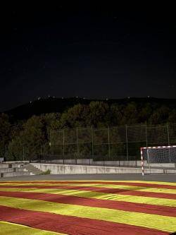 L'ANC il&middot;lumina el Montseny amb 60 farells per reivindicar que l'independentisme continua dempeus